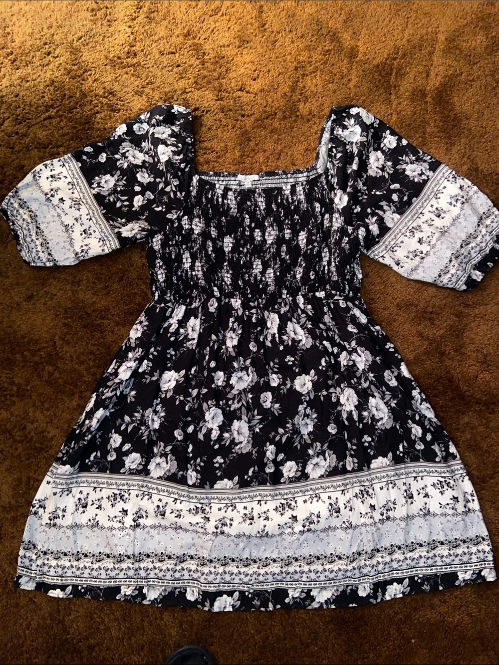 white birch Black and White Floral Smocked Puff-Sleeve Dress